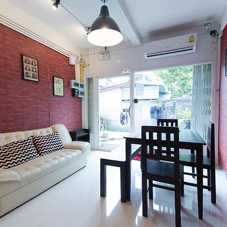 Mana Hostel Bangkok Extérieur photo
