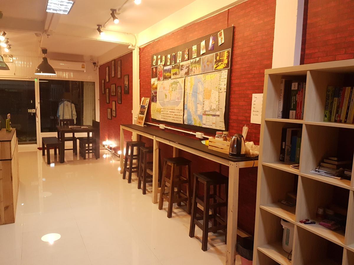 Mana Hostel Bangkok Extérieur photo