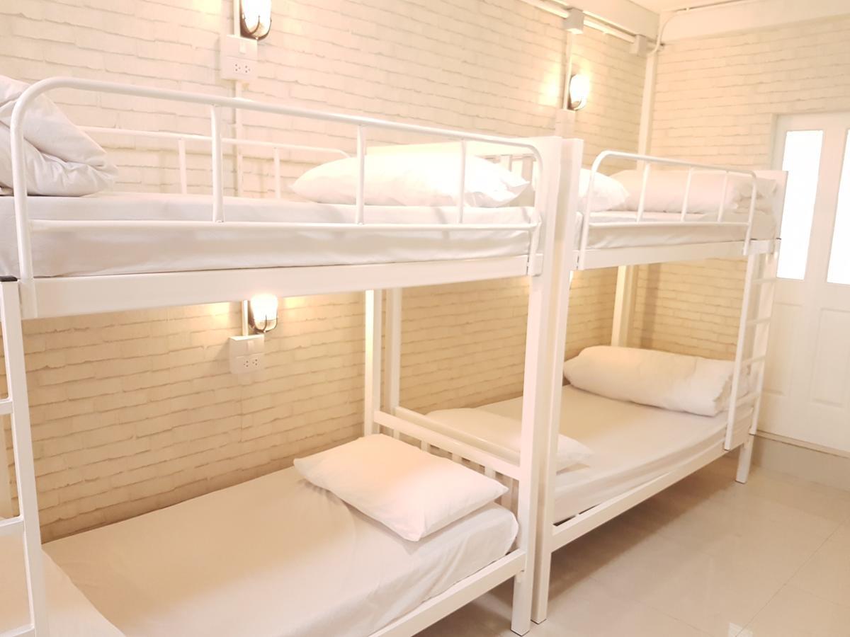 Mana Hostel Bangkok Extérieur photo