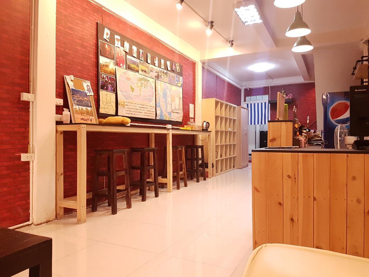 Mana Hostel Bangkok Extérieur photo