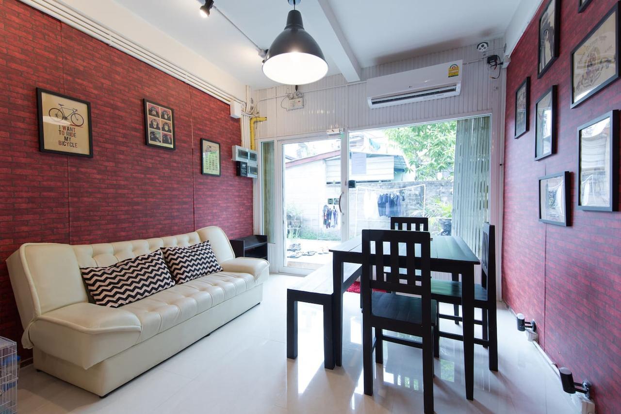 Mana Hostel Bangkok Extérieur photo