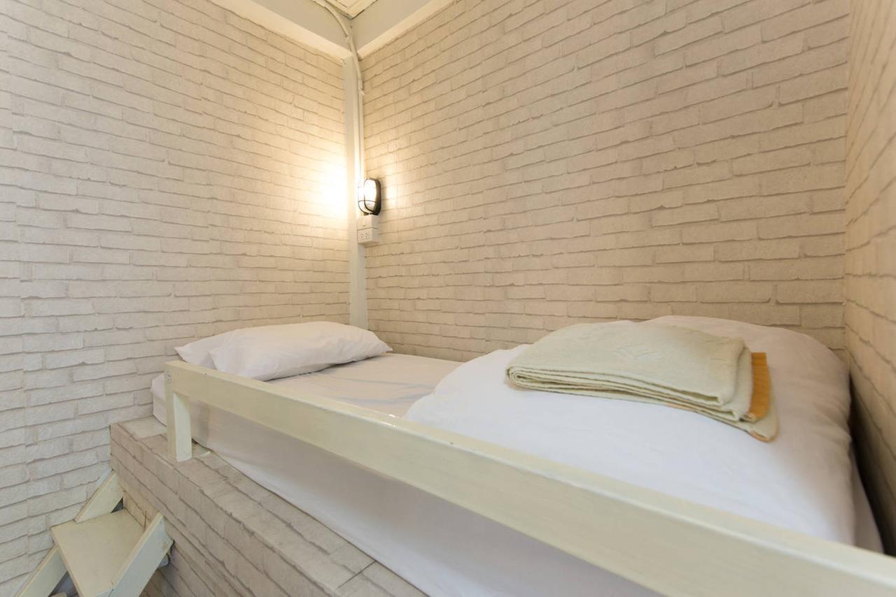 Mana Hostel Bangkok Extérieur photo